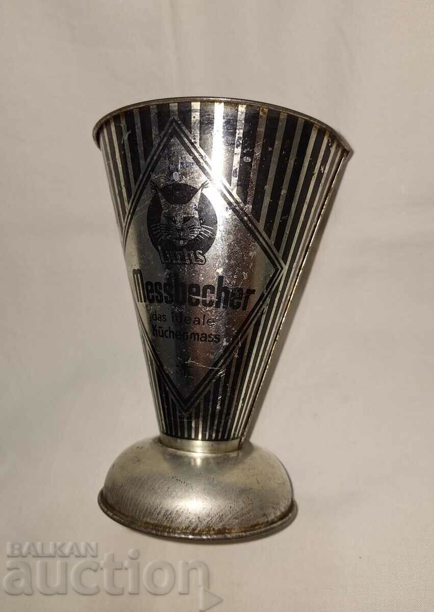 Auction Vintage metal measuring cup--Luchs Messbecher Auction Vintage metal measuring cup--Luchs Messbecher