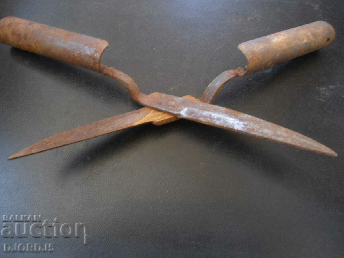 Доставка на Стара кована ножица Доставка на Стара кована ножица