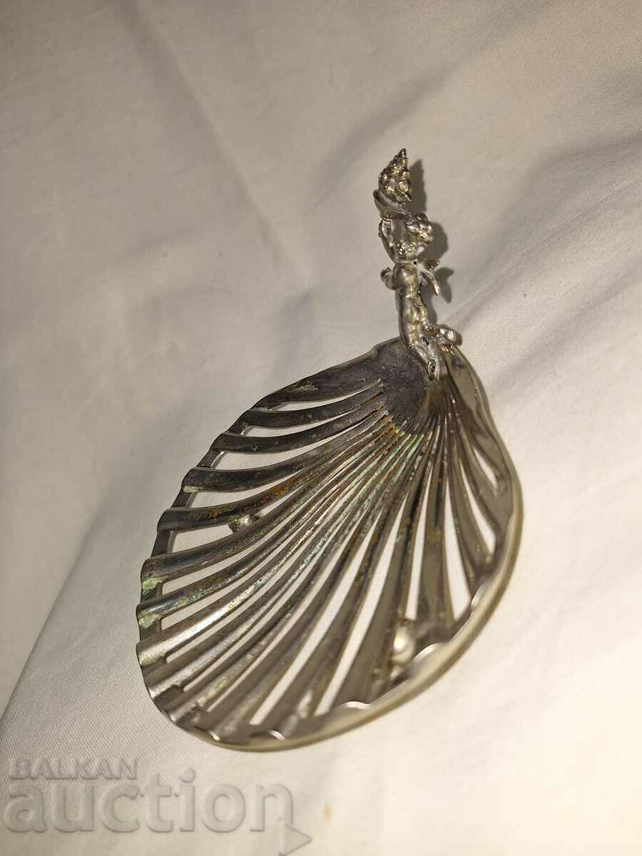 Delivery of Antique silver plated soap dish Delivery of Antique silver plated soap dish