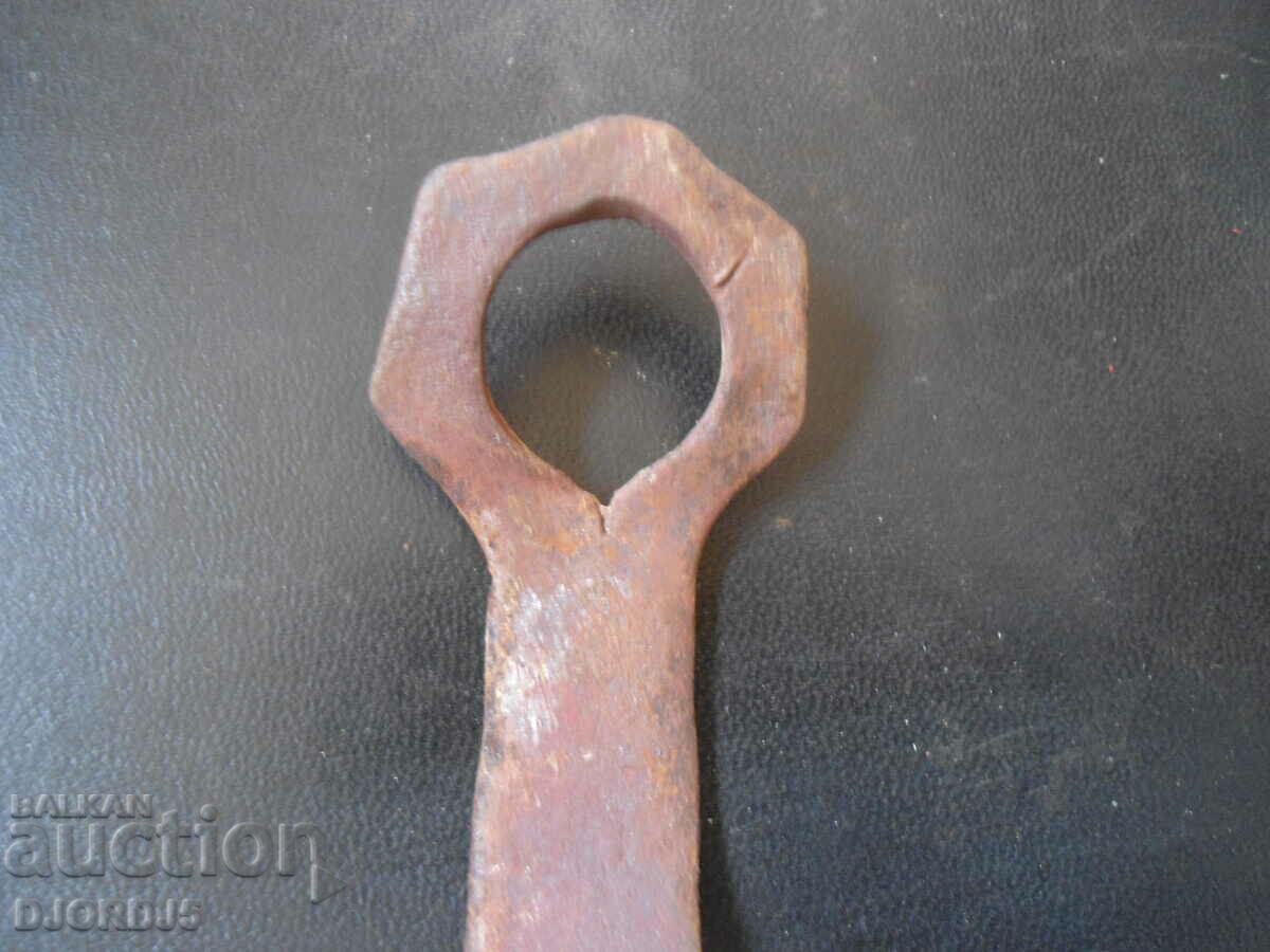 Delivery of Old forged mandala Delivery of Old forged mandala