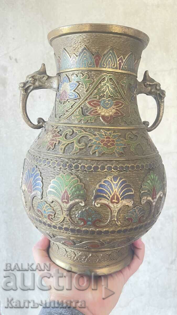 Китайска бронзова ваза