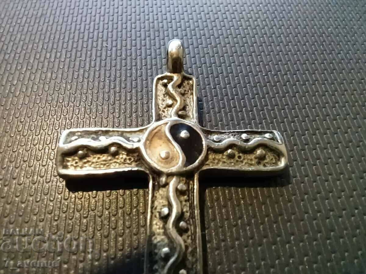 NECKLACE, medallion, Cross - yin and yang, 10.11.2023 with price 29.99 BGN | € 15.33 NECKLACE, medallion, Cross - yin and yang, 10.11.2023 with price 29.99 BGN | € 15.33