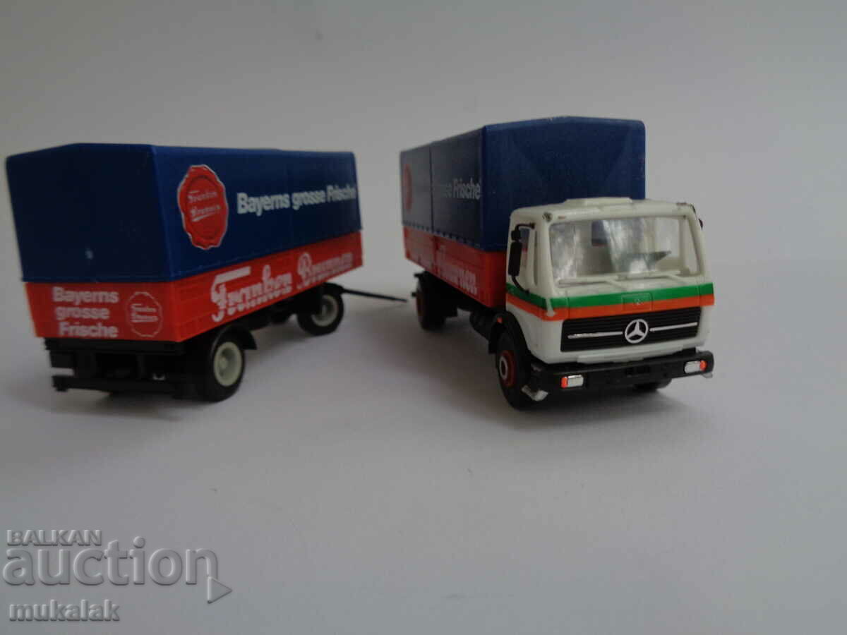 Delivery of HERPA HO 1/87 TRUCK TRAILER TOY MERCEDES MODEL