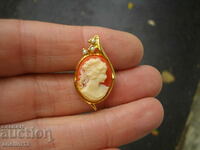 OLD CAMEO BROOCH