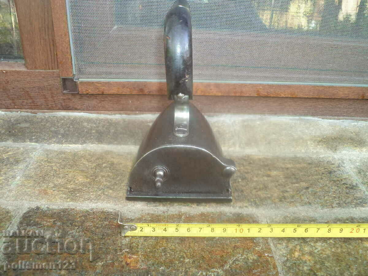 IRON with price 45.00 BGN | € 23.01