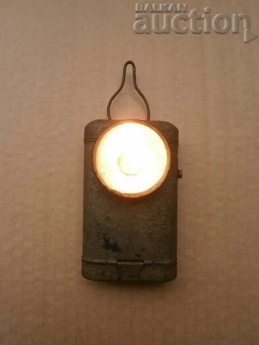 officer flashlight working WW1 WWI flashlight with magnifier with price 51.00 BGN | € 26.08 officer flashlight working WW1 WWI flashlight with magnifier with price 51.00 BGN | € 26.08