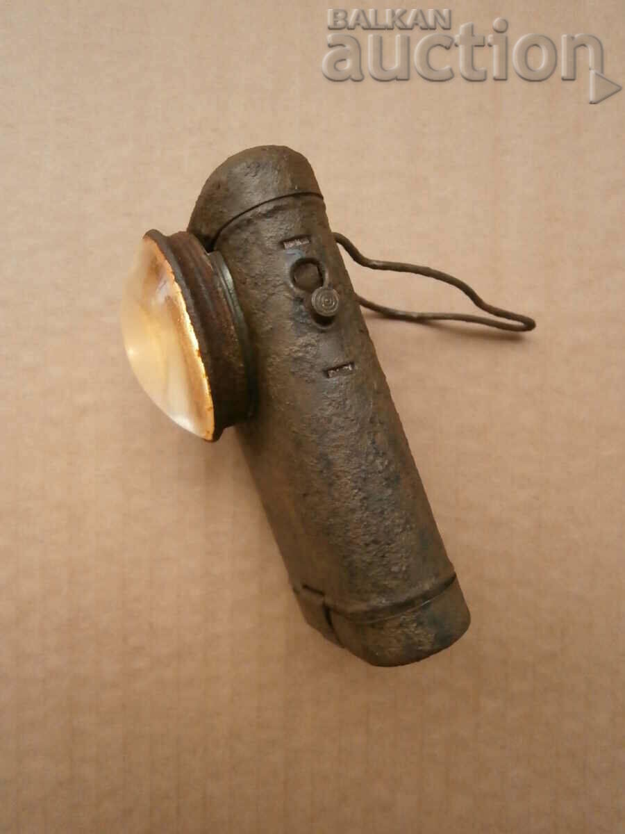 Auction officer flashlight working WW1 WWI flashlight with magnifier Auction officer flashlight working WW1 WWI flashlight with magnifier