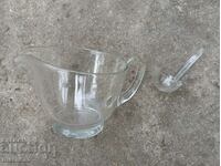 Thick measuring cup