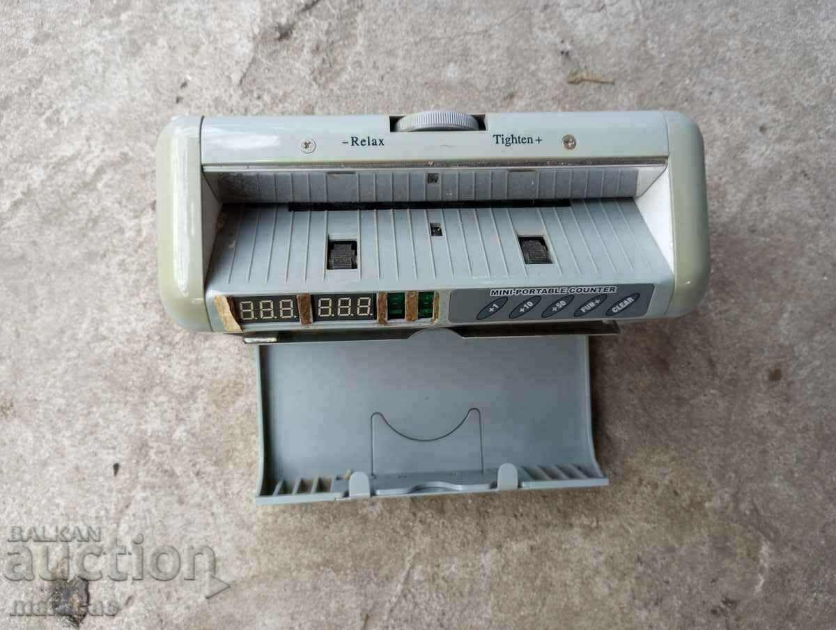 Стара банкоброячна машина Стара банкоброячна машина