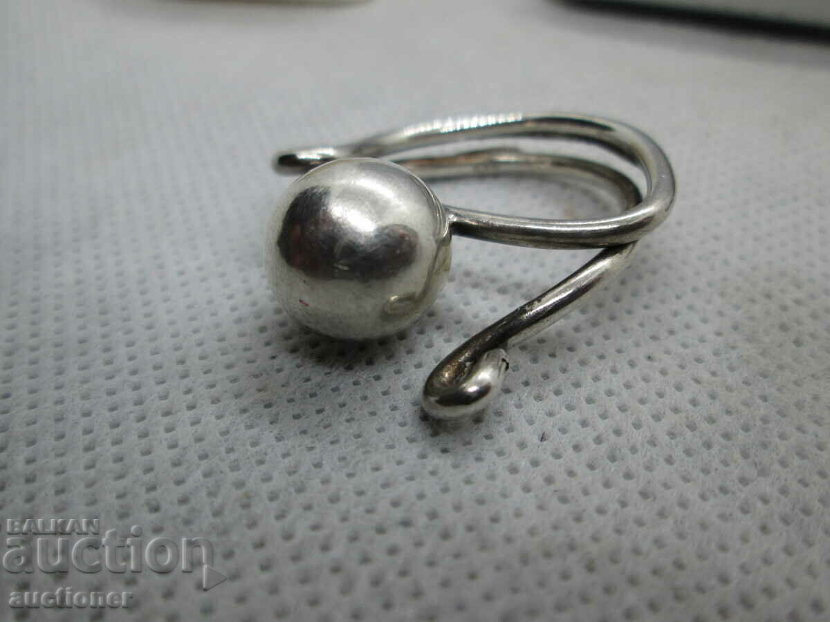 Auction WOMEN'S SILVER RING Auction WOMEN'S SILVER RING