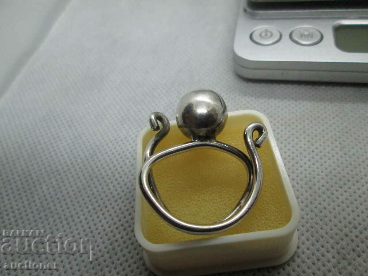 WOMEN'S SILVER RING - 5 WOMEN'S SILVER RING - 5