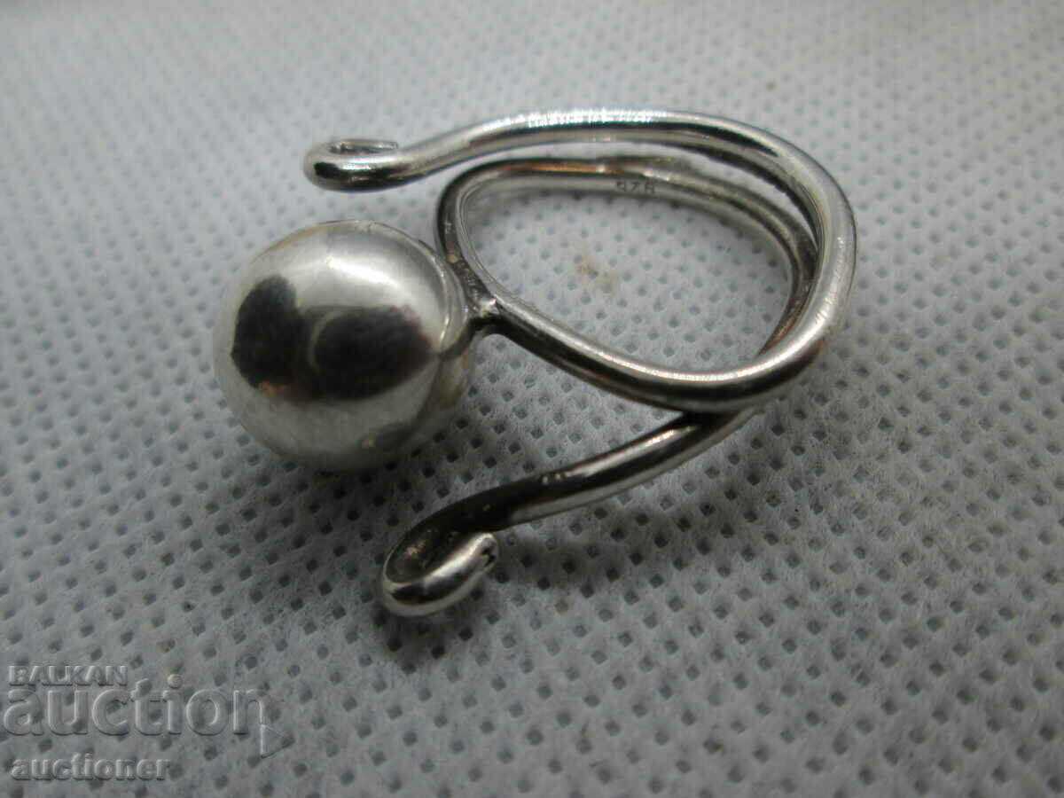 WOMEN'S SILVER RING - 7 WOMEN'S SILVER RING - 7