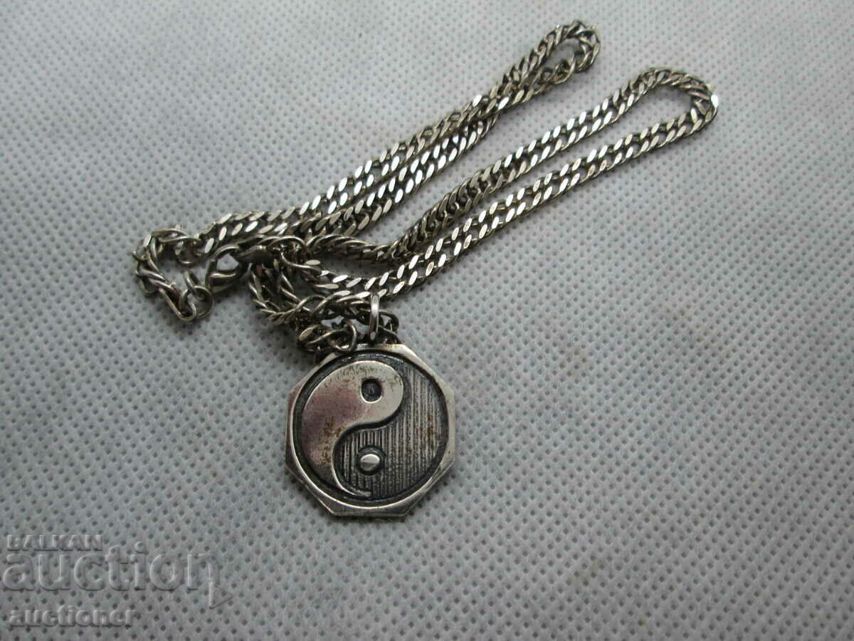 Auction SILVER CHAIN WITH PENDANT Auction SILVER CHAIN WITH PENDANT