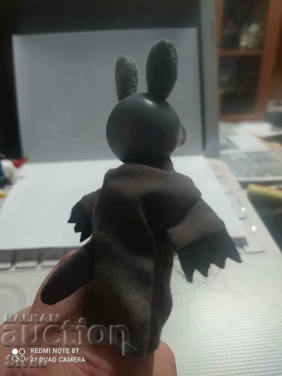 Delivery of Mouse for puppet theater, fits on a finger