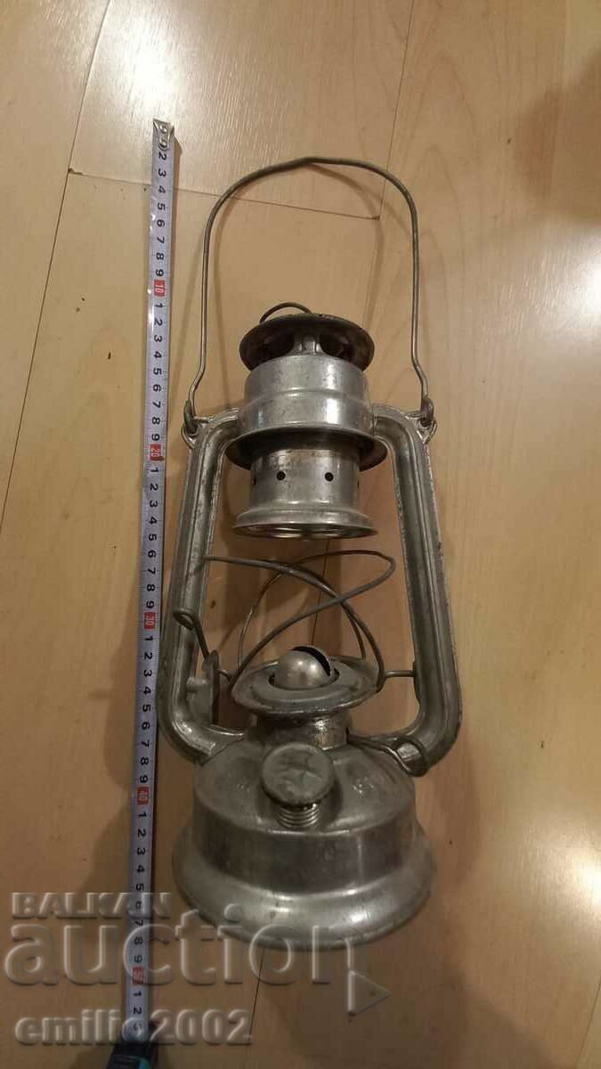 Lanterna cu gaz pentru ardere