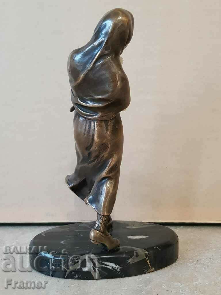 Delivery of Through the storm sculpture France 19th century bronze and ivory Delivery of Through the storm sculpture France 19th century bronze and ivory