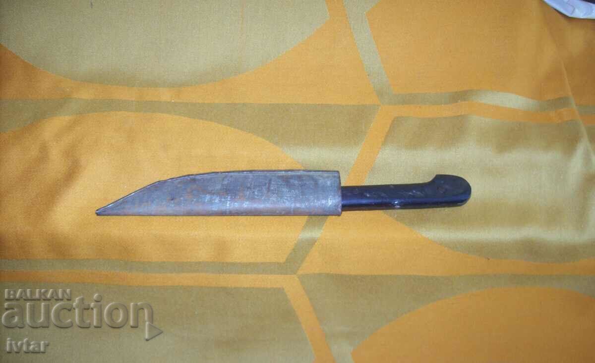 Knife - 14 with price 37.00 BGN | € 18.92