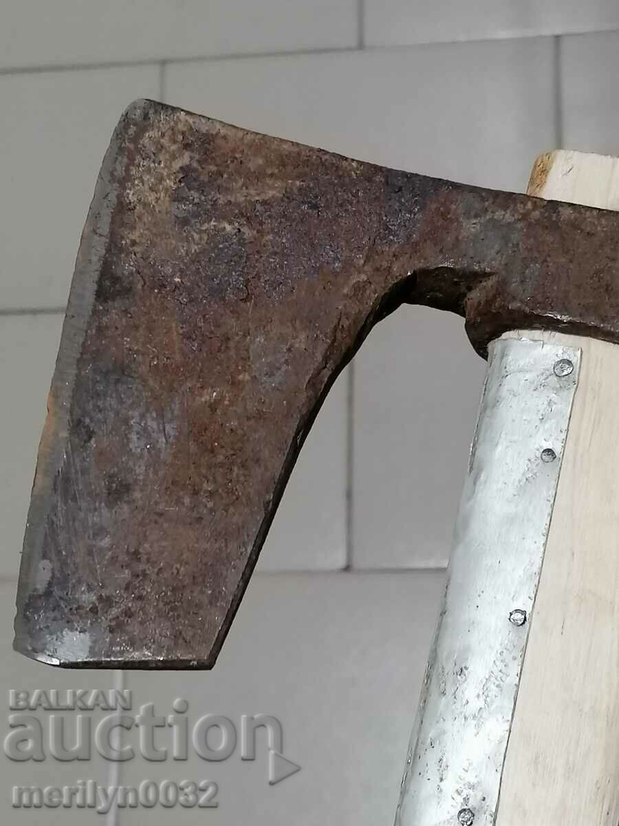 Delivery of Old ax with sap axe, satyr Delivery of Old ax with sap axe, satyr