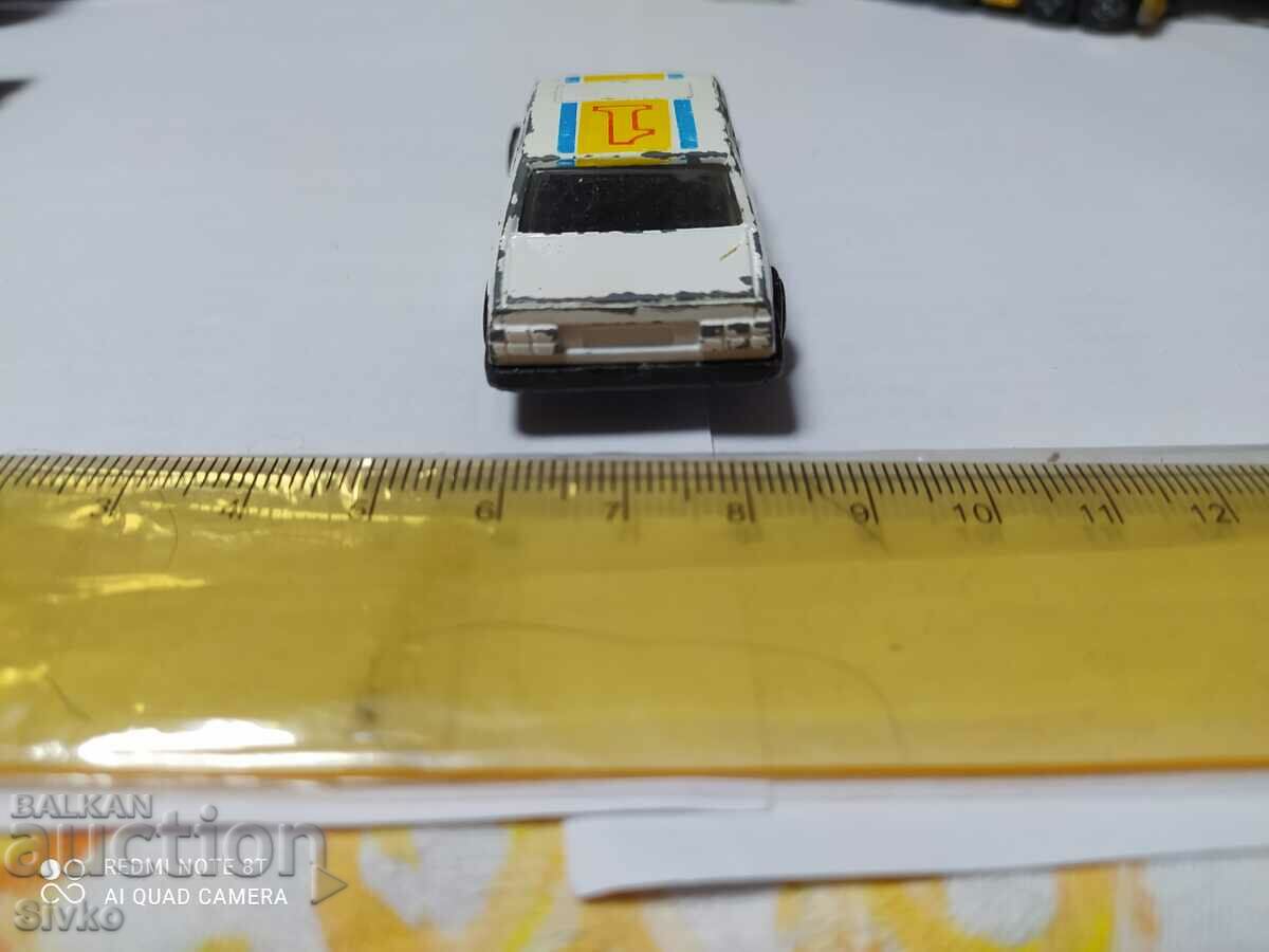 Delivery of A white cart Delivery of A white cart