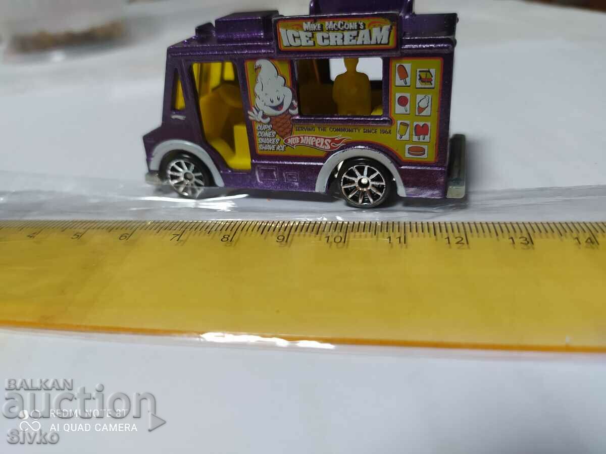 Ice cream cart with price 4.99 BGN | € 2.55 Ice cream cart with price 4.99 BGN | € 2.55