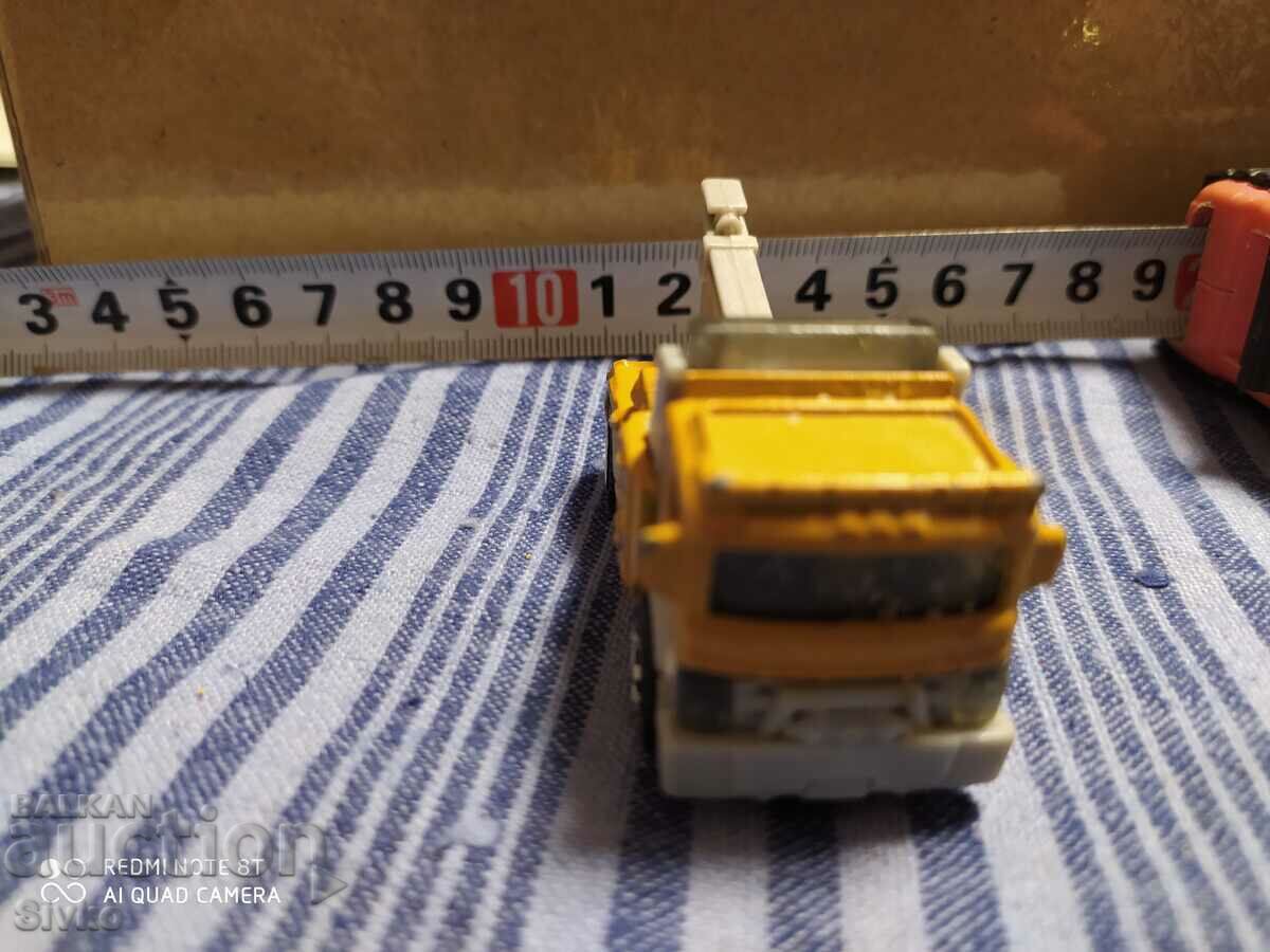 Auction Crane yellow Matchbox cart Auction Crane yellow Matchbox cart