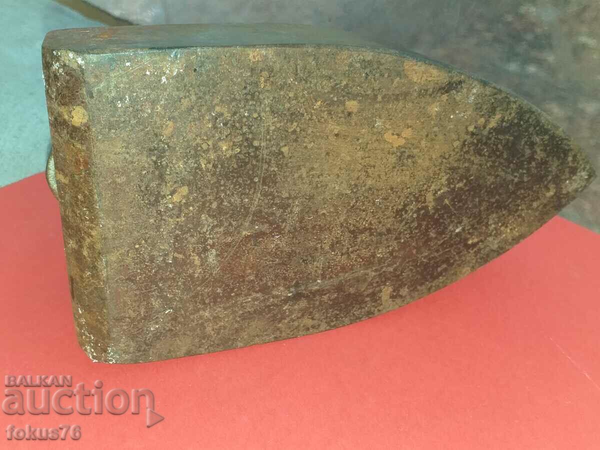 Delivery of Old collectible hot iron with mechanism