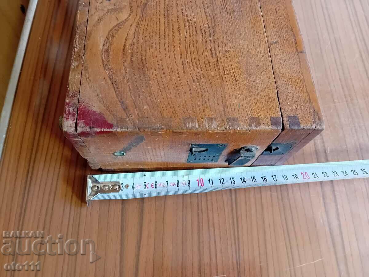 Auction  MILITARY TELEPHONE BOX - KINGDOM OF BULGARIA