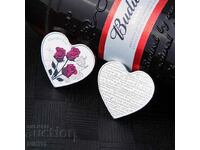 Монета сърце с червени рози и надпис " обичам те "
