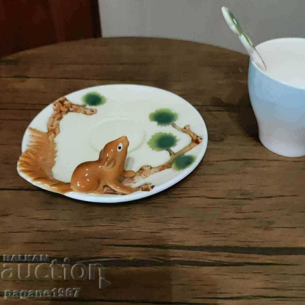 Licitație Cana de porțelan de colecție 3D veveriță Licitație Cana de porțelan de colecție 3D veveriță