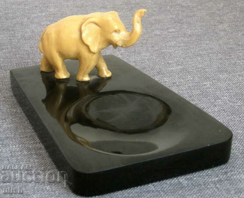 Παλιά διακόσμηση ματ για επιτραπέζιο φιγούρα ελέφαντα με τιμή 30.00 BGN | € 15.34