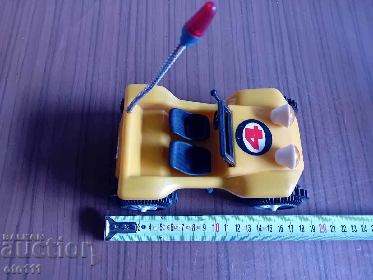 JUCĂRIE VECHE CU BATERIE cu preț € 10.00 | 19.56 BGN