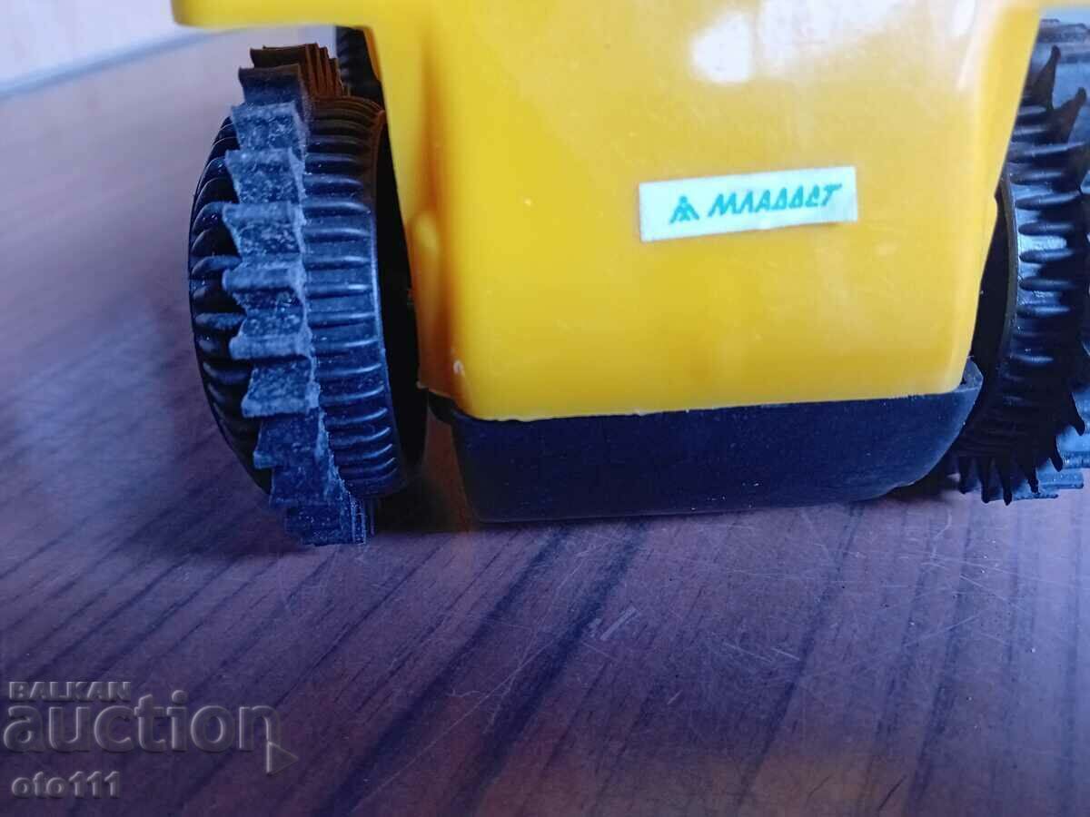 JUCĂRIE VECHE CU BATERIE - 6