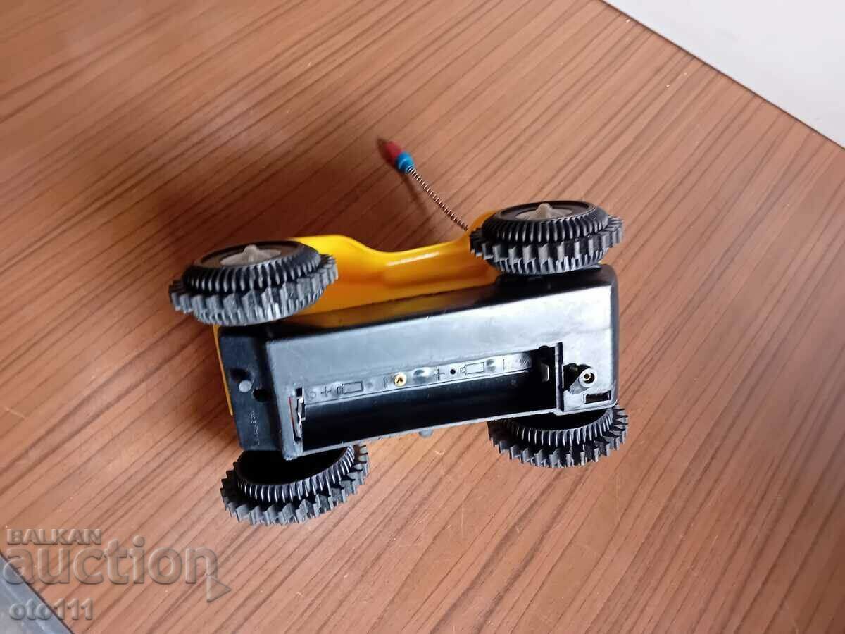 JUCĂRIE VECHE CU BATERIE - 7