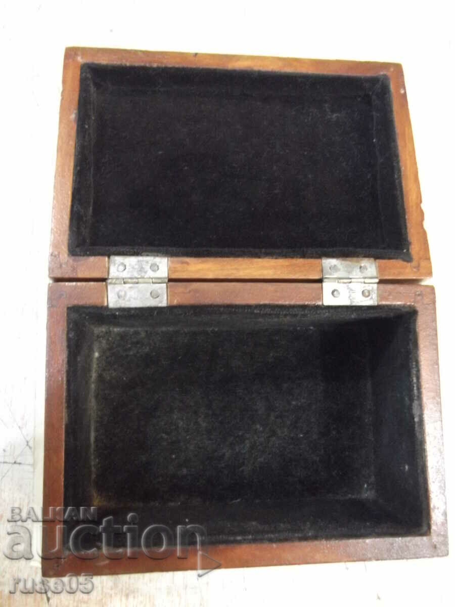 Carved wooden box - 3 with price 10.00 BGN | € 5.11 Carved wooden box - 3 with price 10.00 BGN | € 5.11