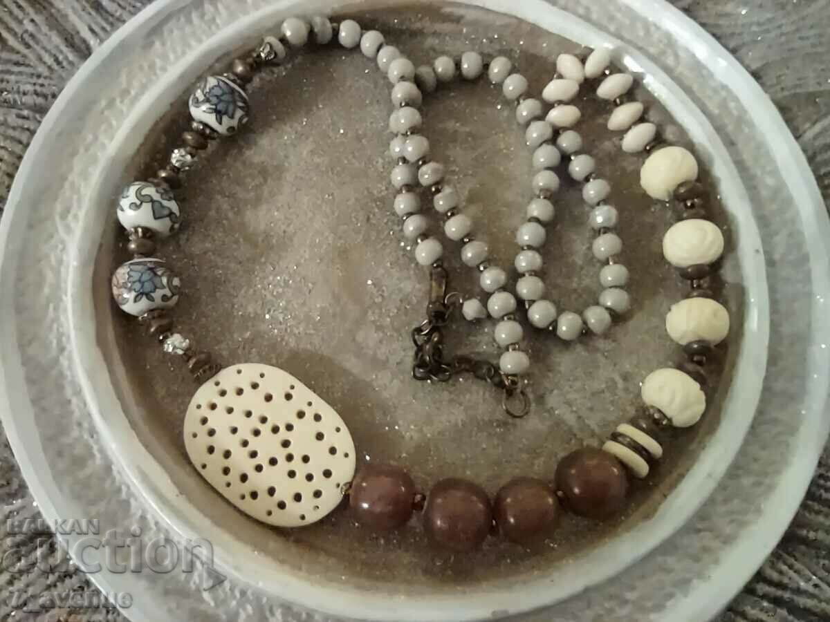 Auction Old art necklace, bone, china and more, 11/15/2023 Auction Old art necklace, bone, china and more, 11/15/2023