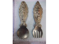 Set lingura si furculita din bronz cu figuri in relief
