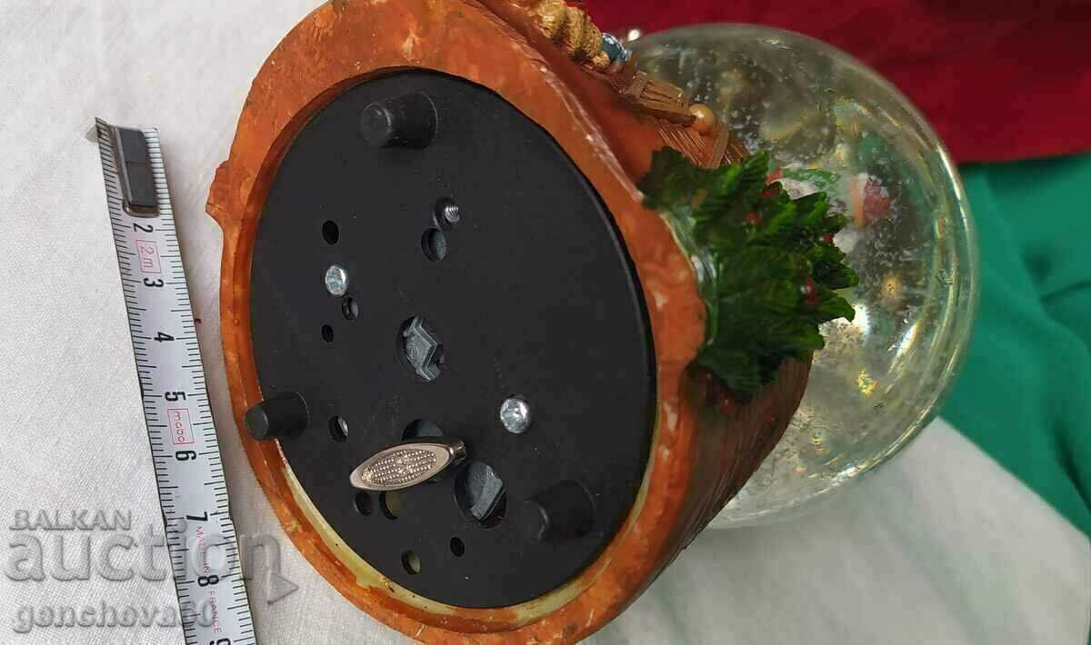 Auction Musical Christmas Paperweight Auction Musical Christmas Paperweight