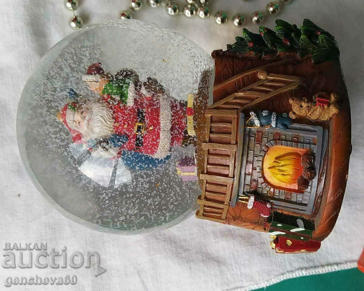 Musical Christmas Paperweight - 7 Musical Christmas Paperweight - 7