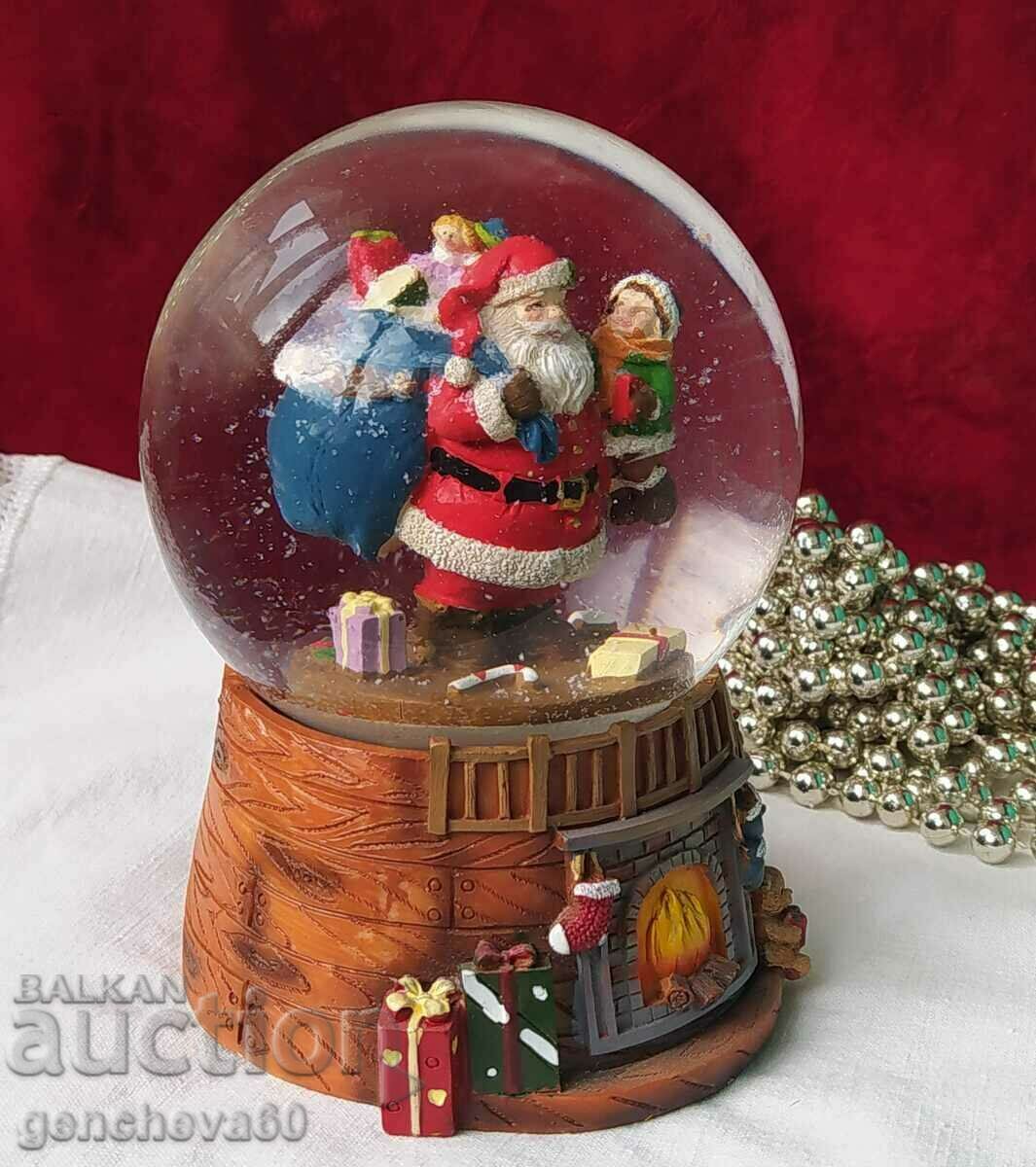 Musical Christmas Paperweight
