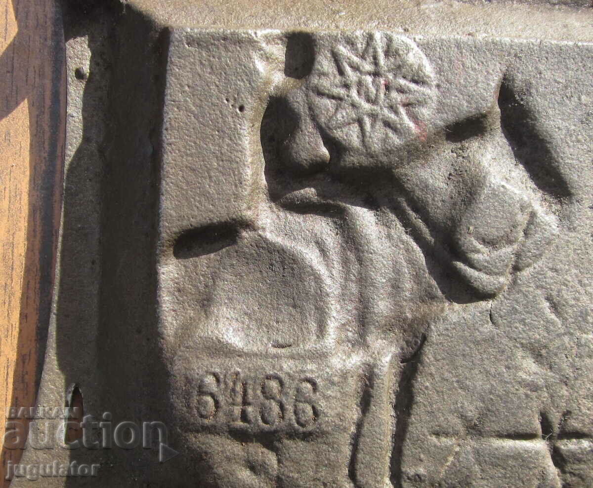 vintage German marked cast iron ashtray with ornaments - 6 vintage German marked cast iron ashtray with ornaments - 6