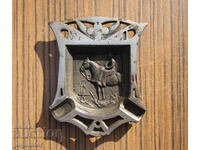 старинен Германски маркиран чугунен пепелник с орнаменти