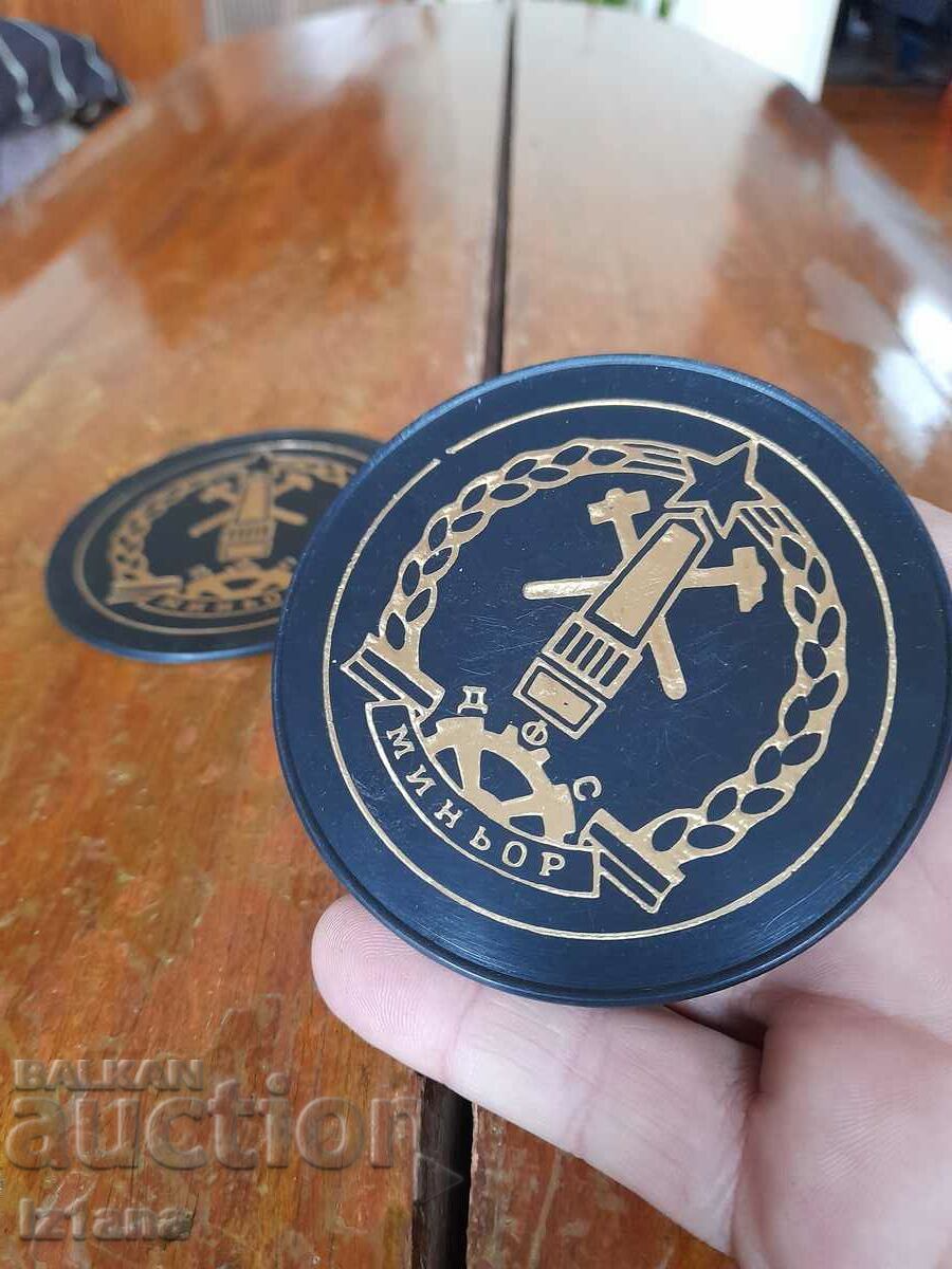 Παλιό σουβέρ, σουβέρ DFS Miner Pernik με τιμή 40.00 BGN | € 20.45