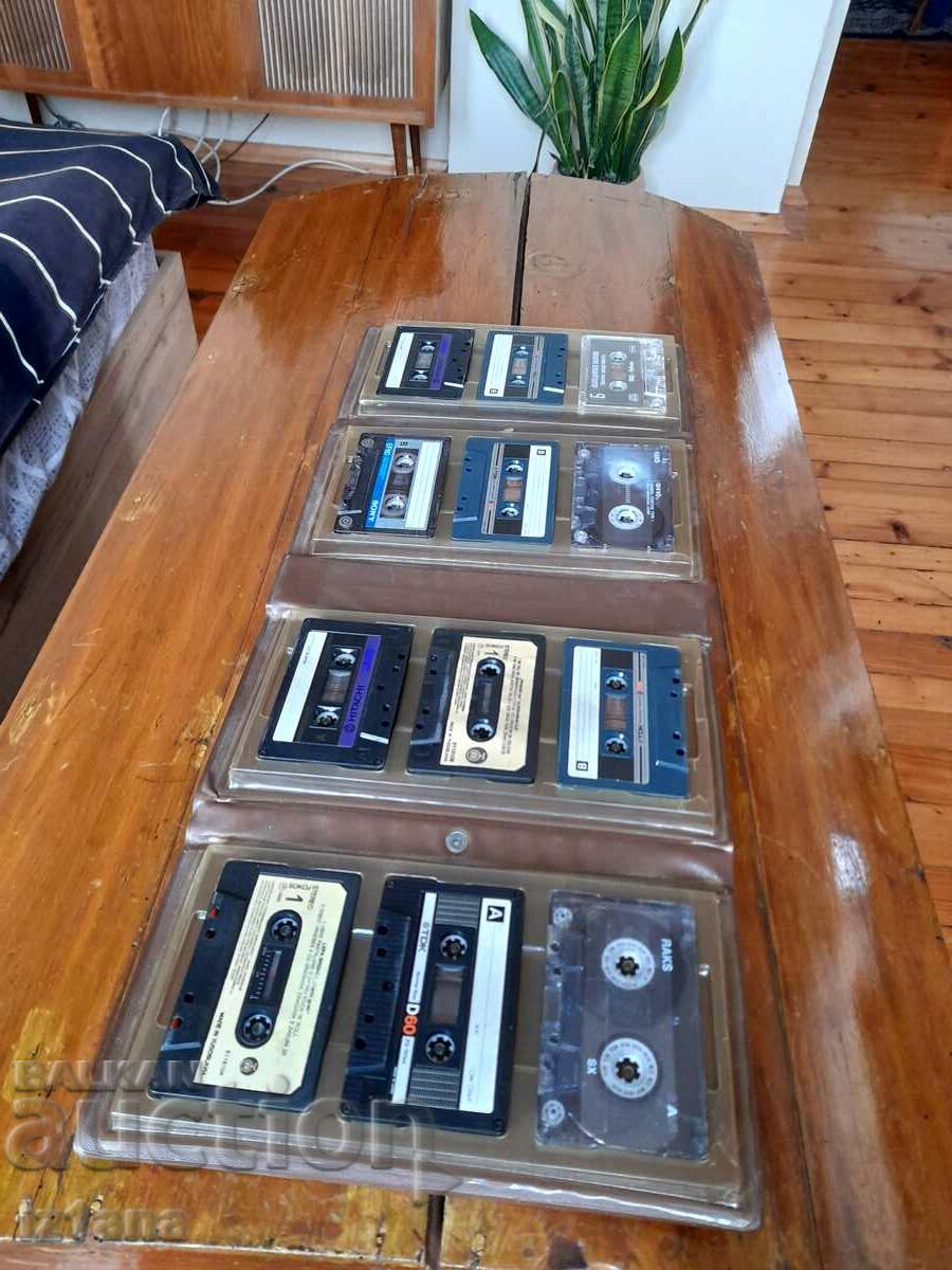Casetofon vechi, cutie pentru casete - 5 Casetofon vechi, cutie pentru casete - 5