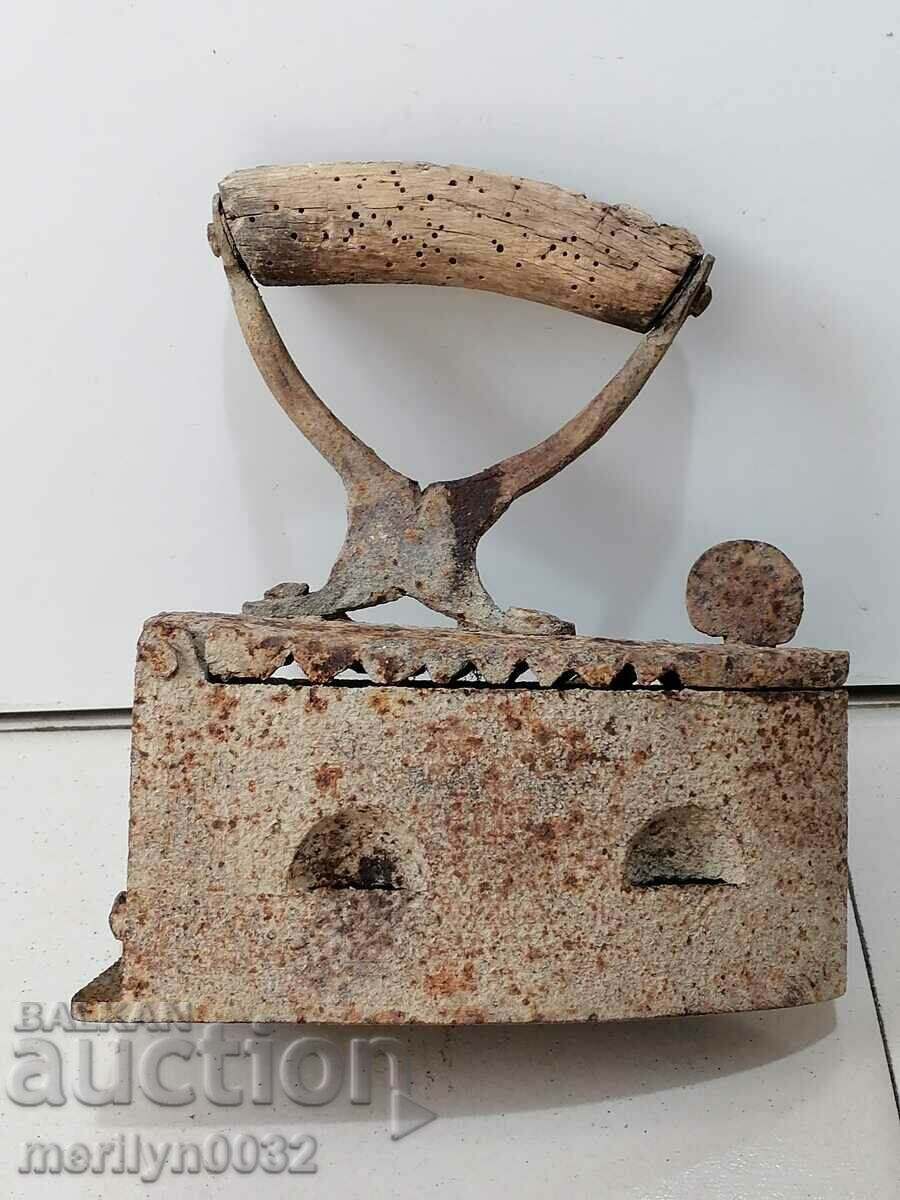 Very old hot iron around 200 years old primitive