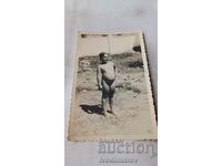 Снимка София Момиченце на плажа в Овча купел 1945