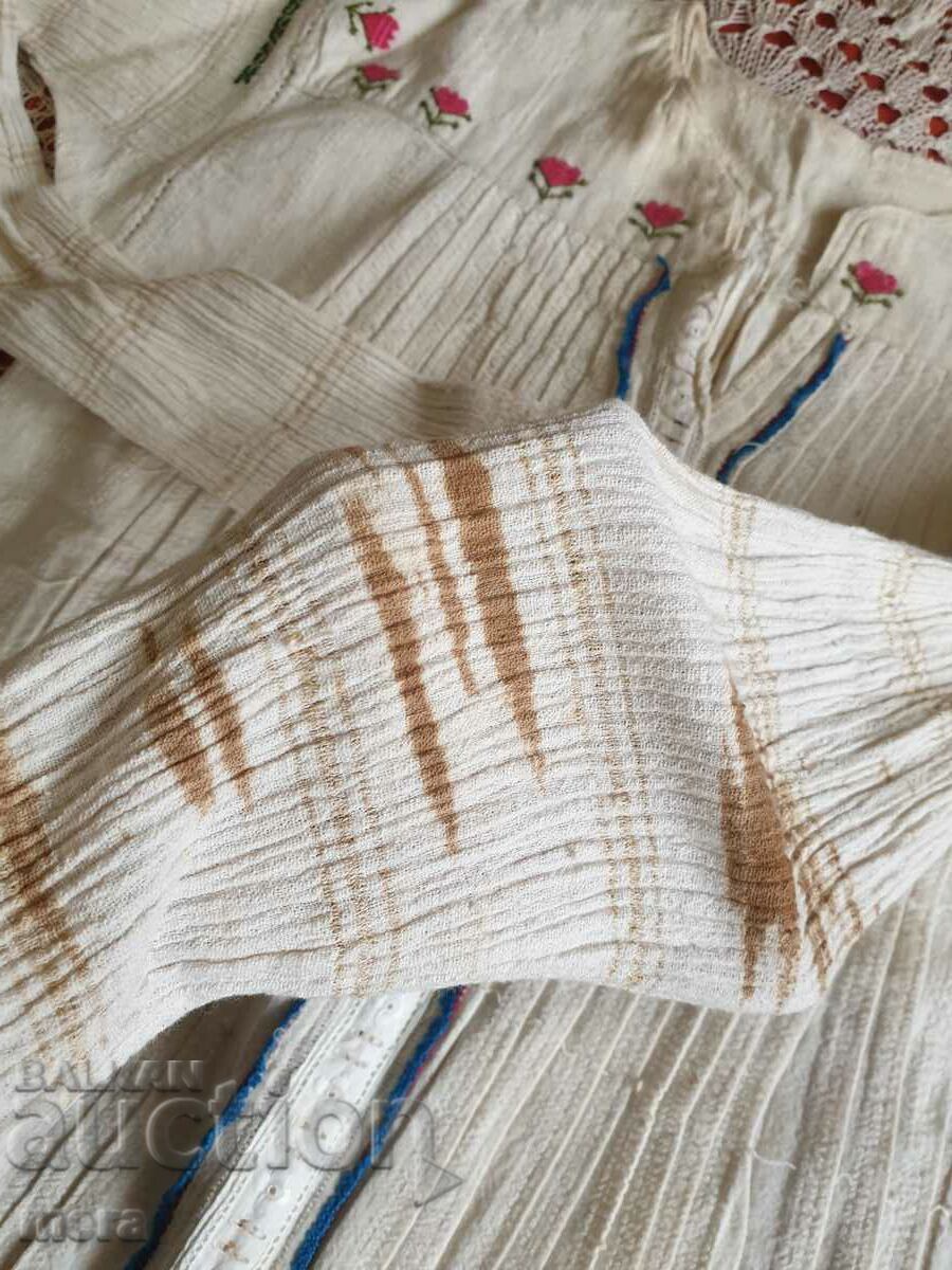 Delivery of Authentic short shirt 1 from folk costume