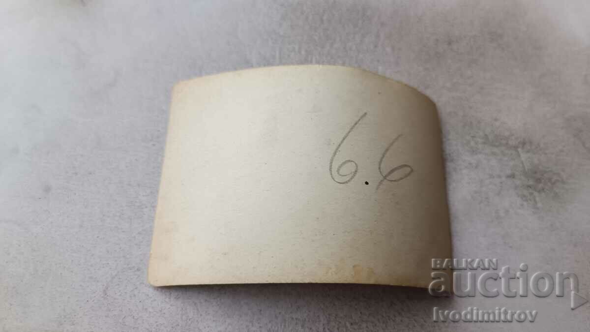 Φωτογραφία Νεαρή γυναίκα στην παραλία με τιμή 1.85 BGN | € 0.95 Φωτογραφία Νεαρή γυναίκα στην παραλία με τιμή 1.85 BGN | € 0.95