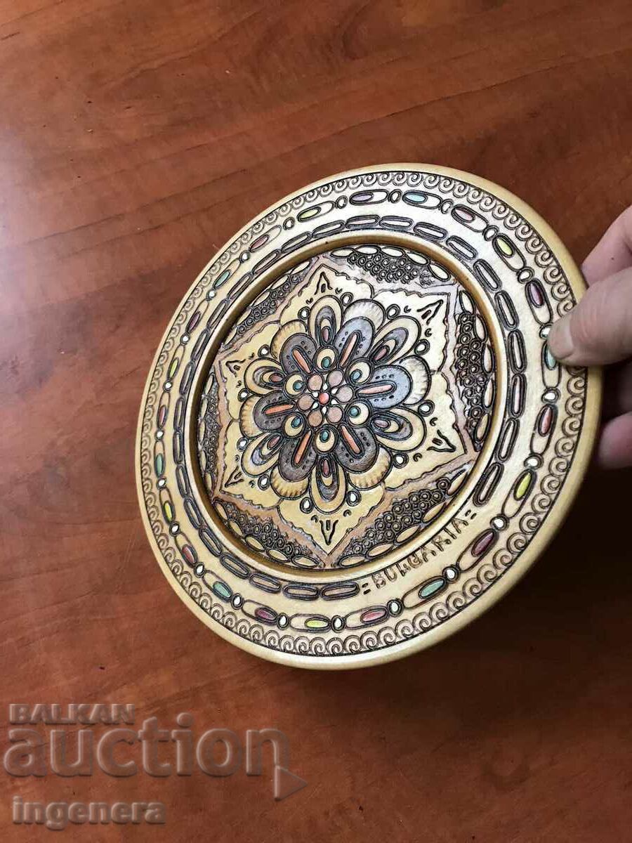 Delivery of PANEL WOOD CARVING RELIEF PYROGRAPHY DRAWING PLATE Delivery of PANEL WOOD CARVING RELIEF PYROGRAPHY DRAWING PLATE