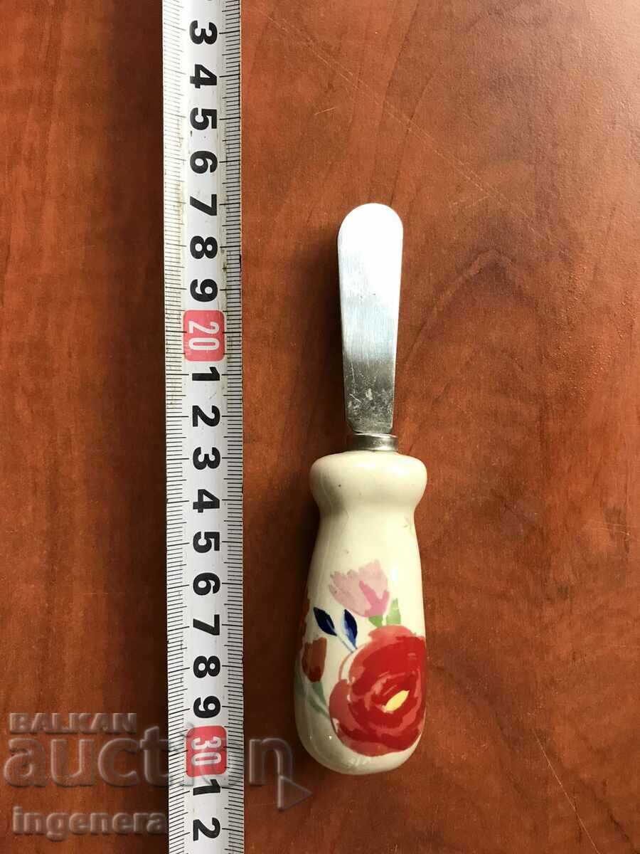 Auction  SPATULA METAL WOOD PLATTY KITCHEN COOK