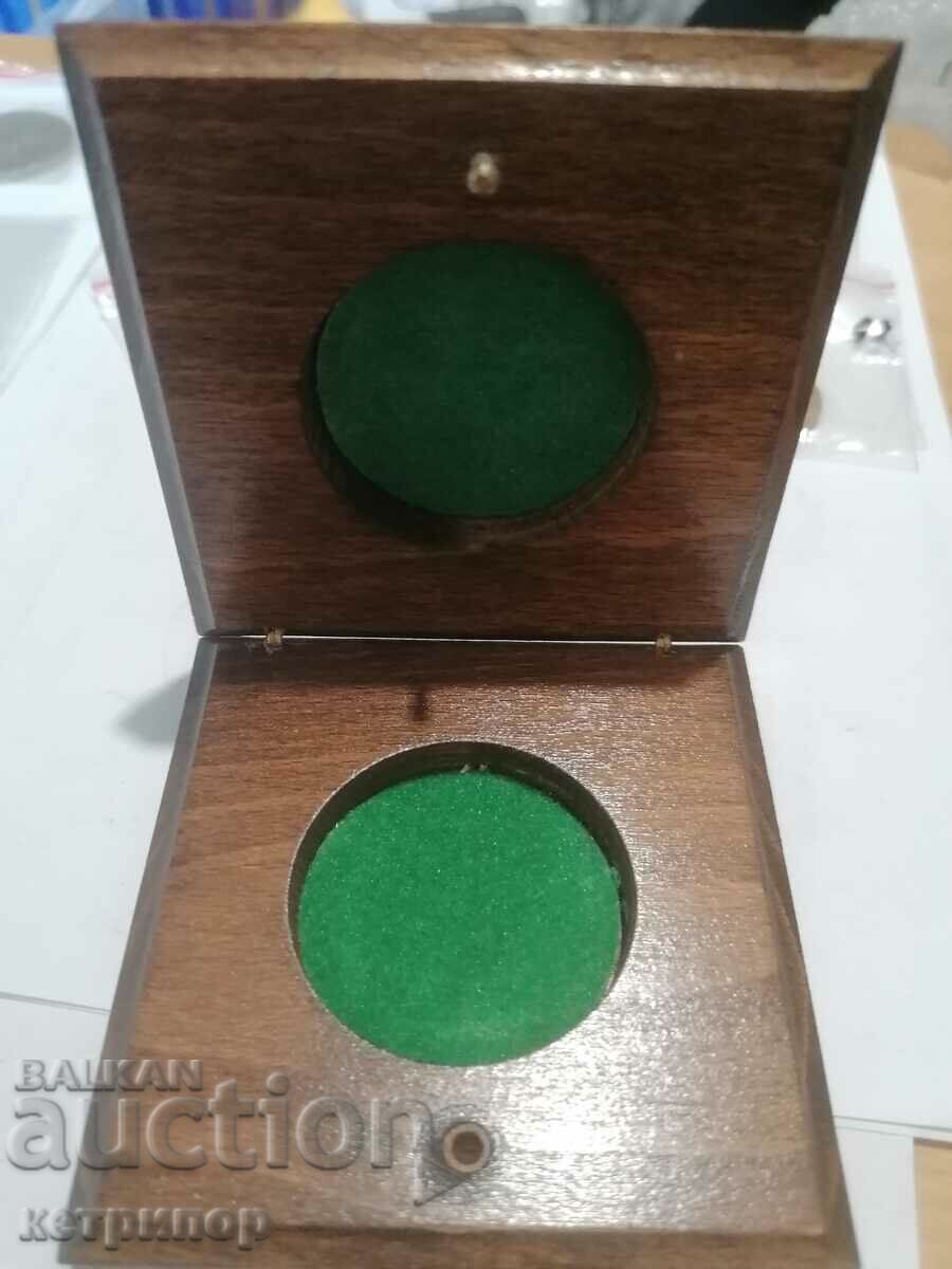 Bnb wooden box for coin 34mm with price 14.00 BGN | € 7.16